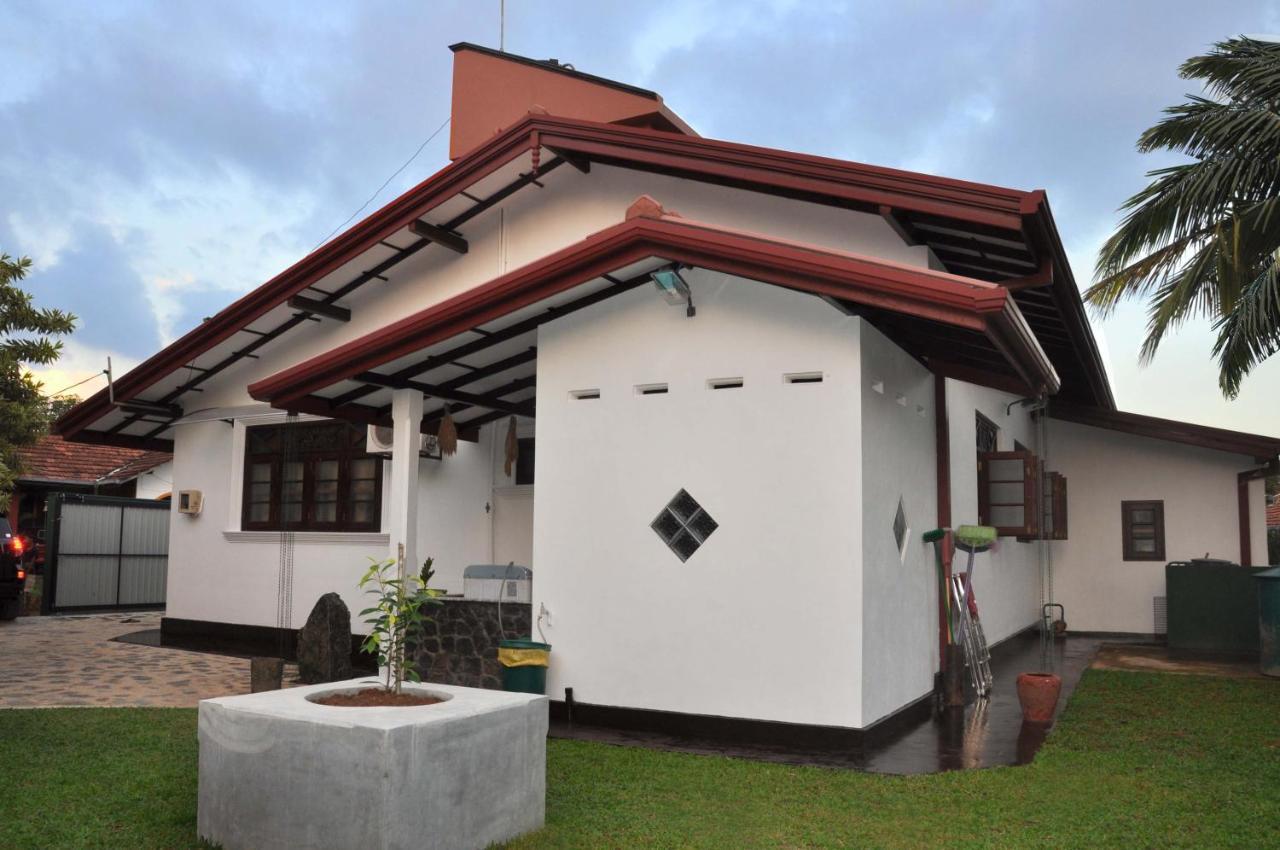 Mama Villa Хиккадува Экстерьер фото